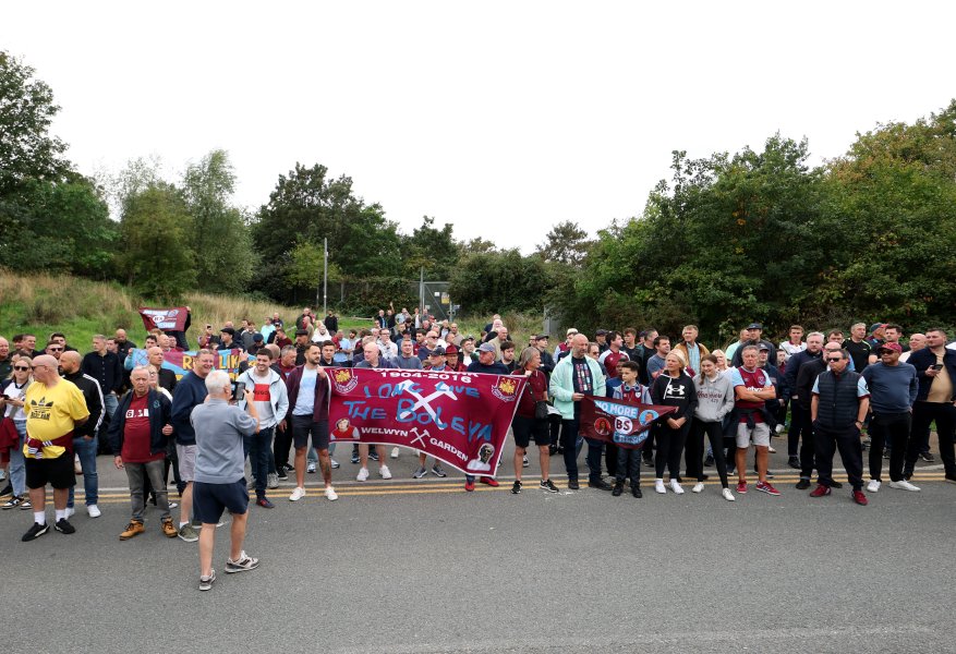 Протест на феновете на Уест Хем1