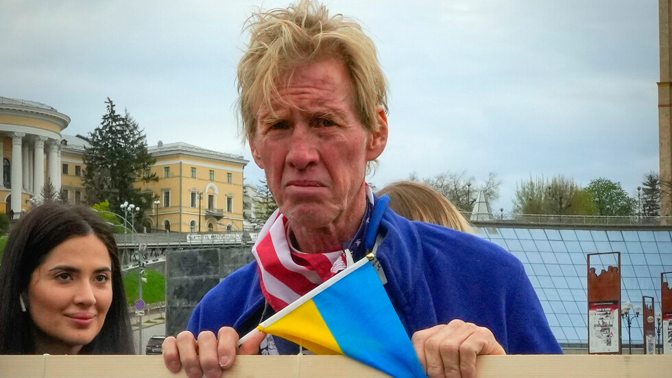 След като бе признат за виновен: Обвиненият в опит за убийство на Тръмп опита да се намушка с химикалка