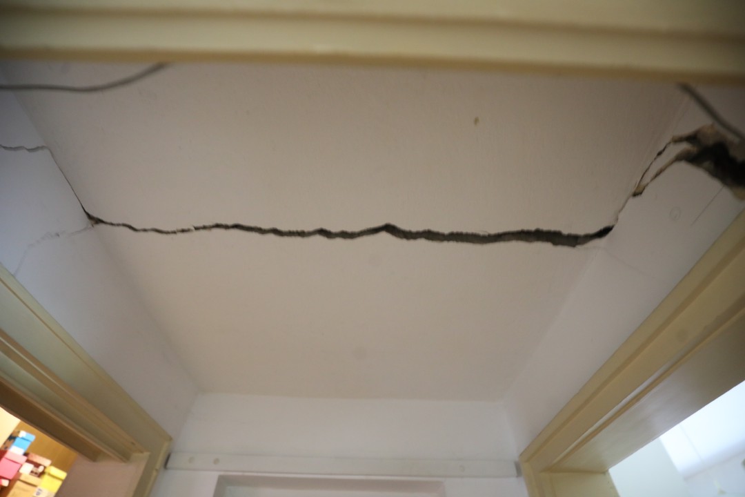 <p>Заповед за незабавна евакуация на десетки семейства в столичния квартал &bdquo;Хаджи Димитър&quot;, които обитават жилища в блокове над строежа на метрото</p>