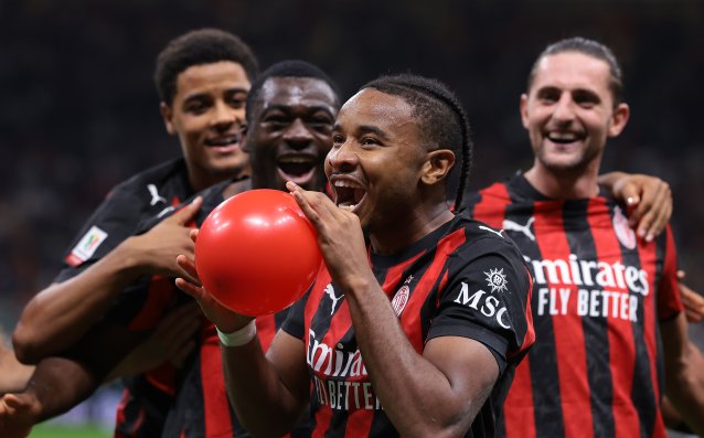 Фенербахче се прицели в нападател на Милан