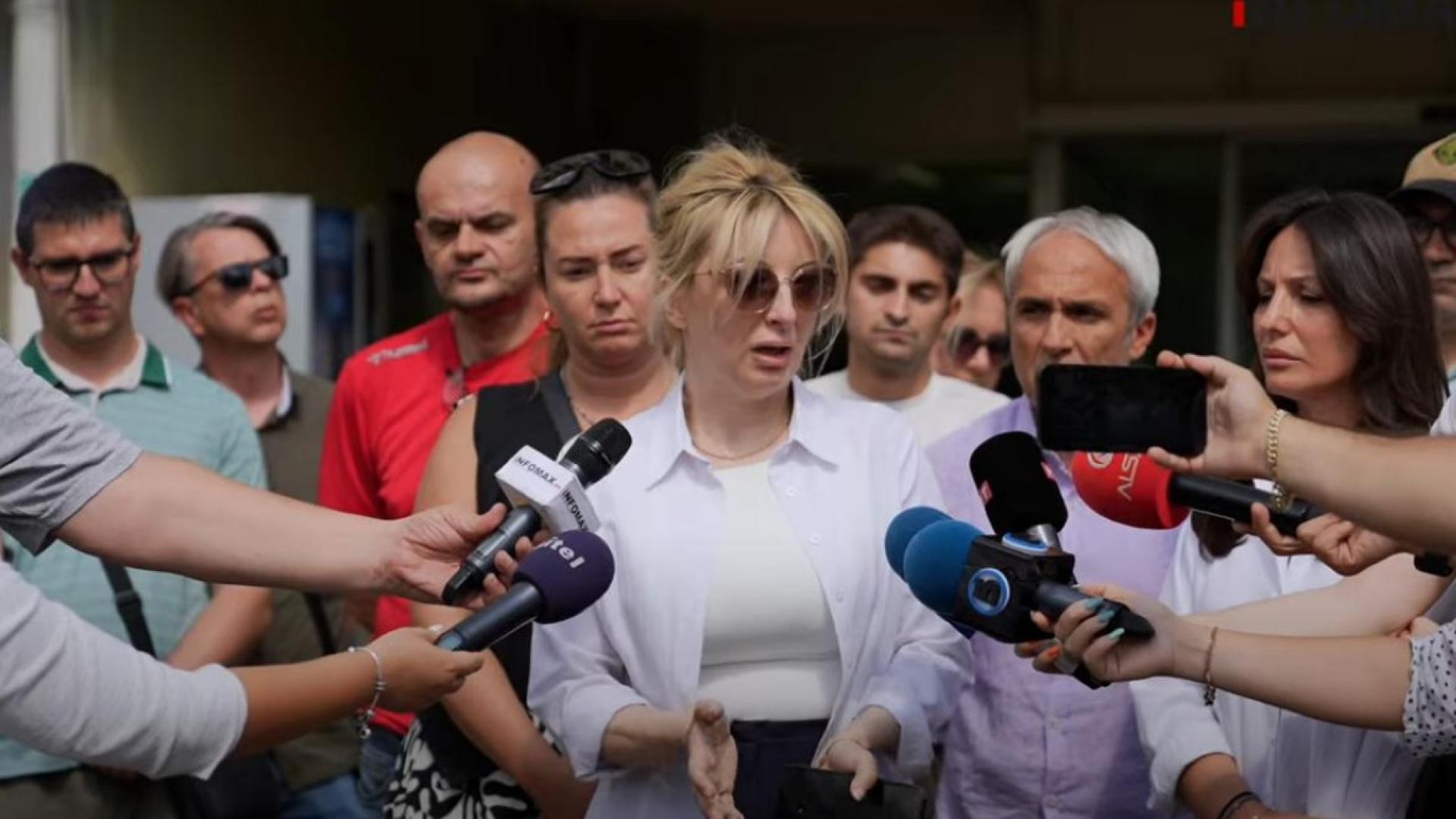 Кметът на македонската столица Скопие Данела Арсовска обвини лично премиера