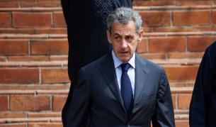 <p>&bdquo;Най-твърдото легло, което някога е усещал&ldquo;: Саркози публикува мемоари&nbsp;за затвора</p>