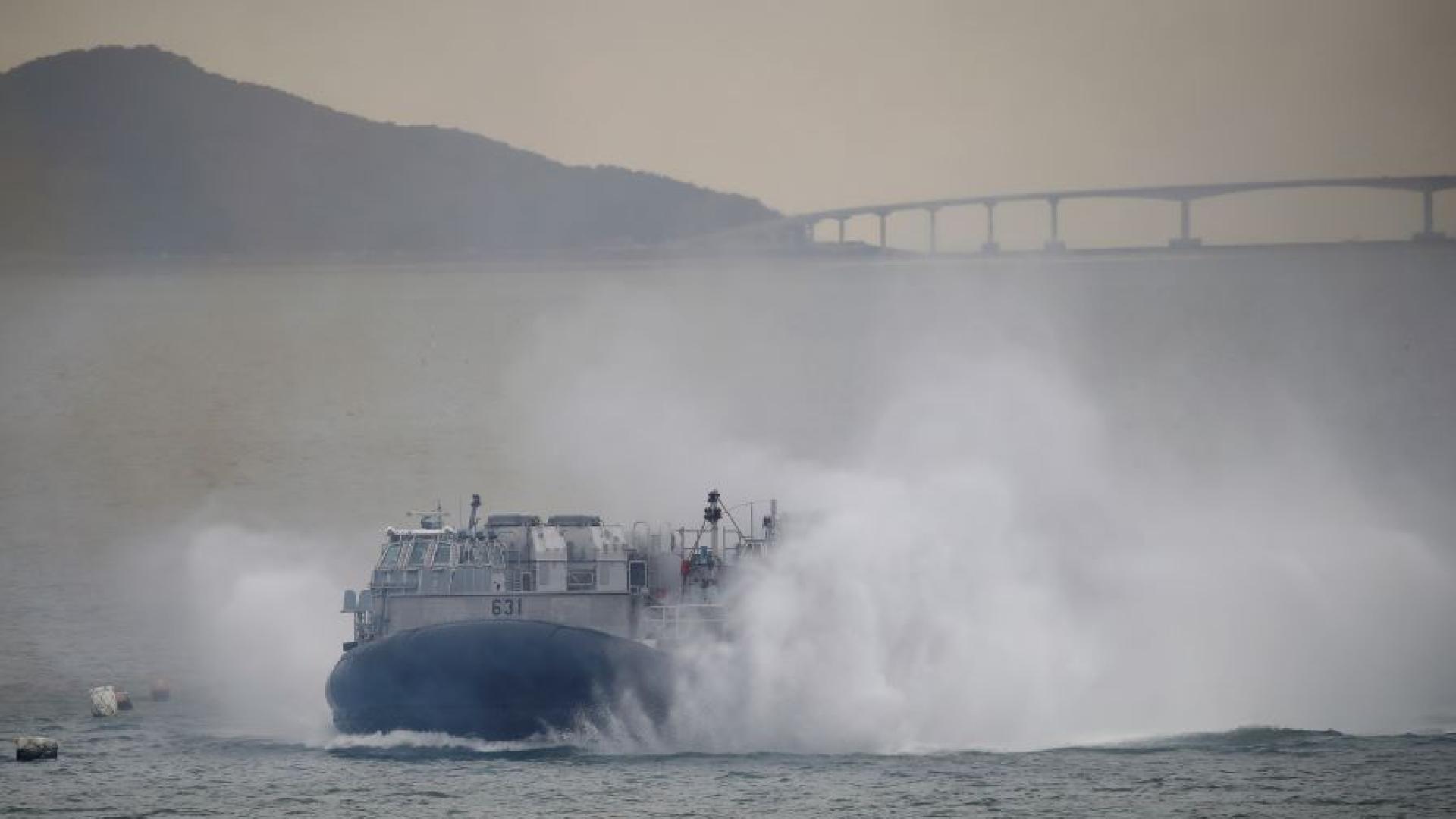 Южнокорейски части отправиха предупредителни изстрели по посока на севернокорейски търговски