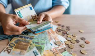 Новият механизъм за минималната заплата трябва да съчетае покупателната способност и издръжката на живот с движението на възнагражденията и производителността на труда.