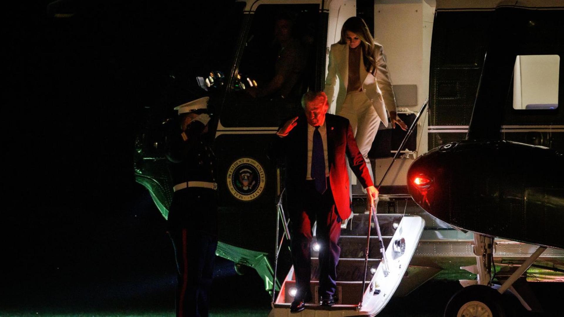 Президентът Доналд Тръмп и първата дама Мелания Тръмп изглеждаха дълбоко