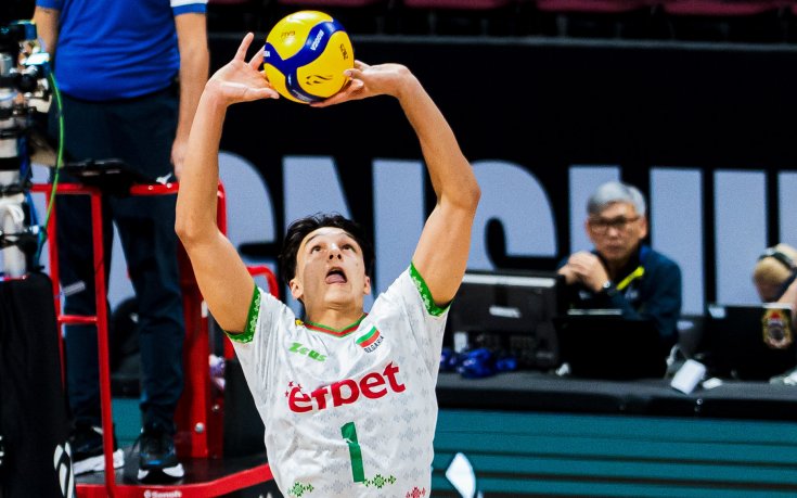 Симеон Николов вече си поръчва пица на руски