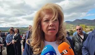 <p>Йотова се включи в задочния сблъсък Радев - Борисов</p>
