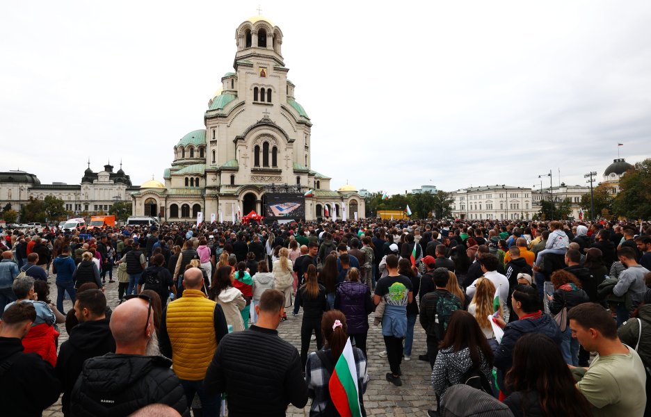 Фенове на България подкрепят от София националите по волейбол1