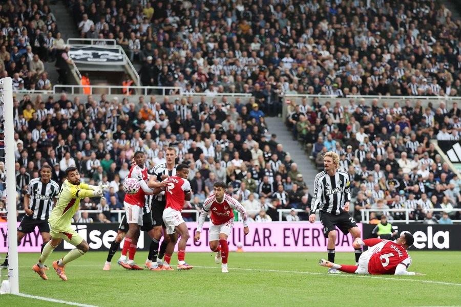 Нюкасъл Юнайтед vs Арсенал1