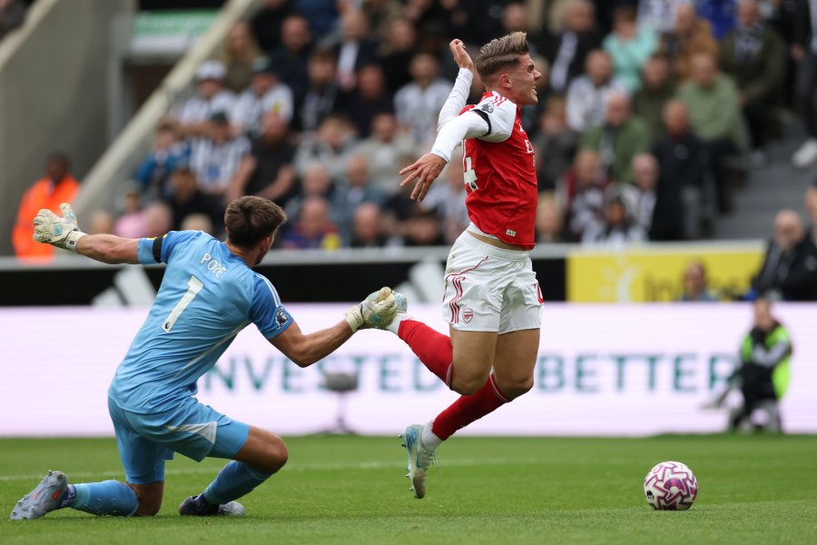 Нюкасъл Юнайтед vs Арсенал1