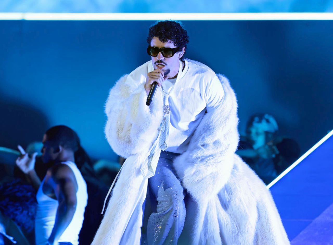 Bad Bunny ще изнесе шоуто на полувремето на "Супербоул"