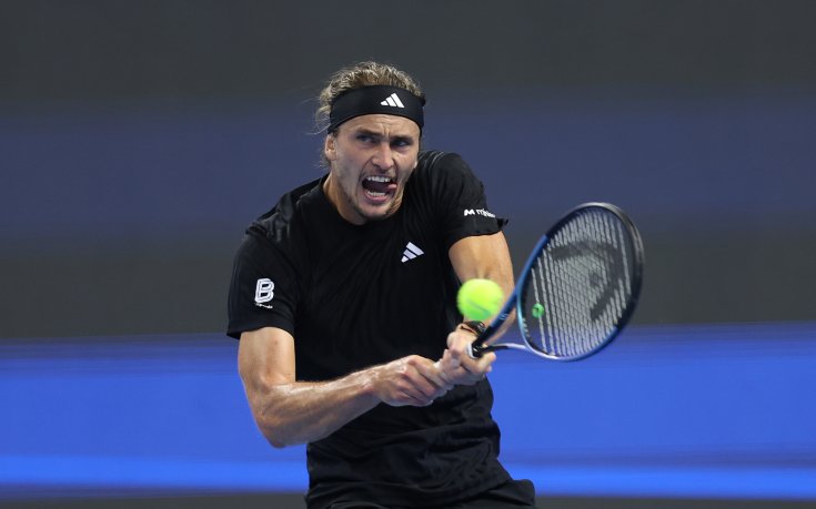 Зверев продължава напред на Мастърса в Париж, Рууд отпадна