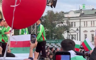Френетична атмосфера за националите по волейбол в София