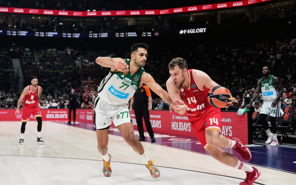 Везенков и Олимпиакос започнаха новия сезон в Евролигата с труден успех над Баскония