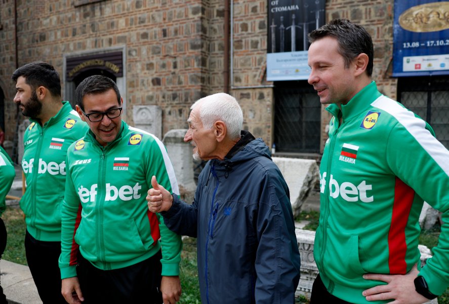 Президентът Румен Радев награди волейболните герои на България1