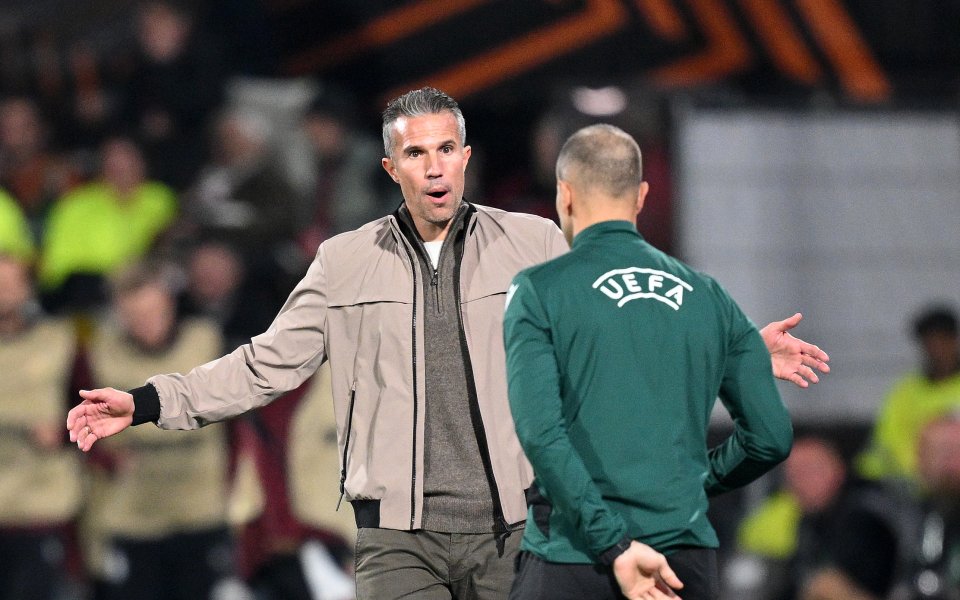 Съдия се извинил на треньор в Лига Европа