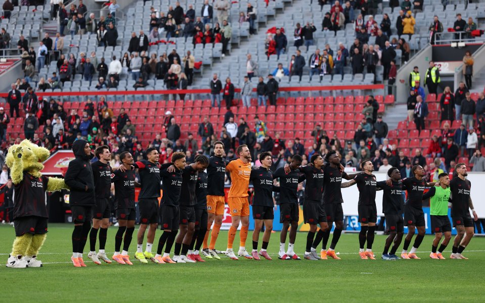 Байер Леверкузен победи Унион Берлин, но Грималдо напусна с травма