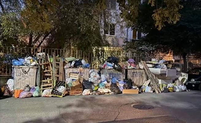 Криза с боклука в София: Общината поема отпадъците на 300 000 столичани
