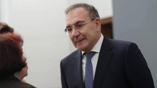 Министър Гуцанов категорично брани почивния понеделник от идеите на ПП-ДБ