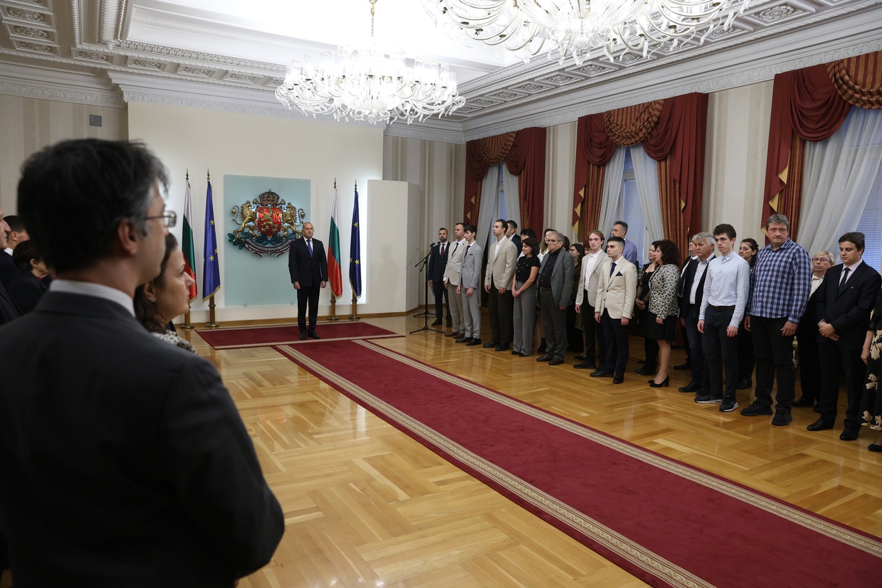 <p>Президентът Радев връчи наградите &quot;Джон Атанасов&quot; за 2025 година.</p>