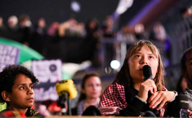 Грета Тунберг твърди, че е била подложена на изтезания в израелски затвор