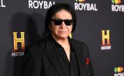 <p>Басистът на KISS припадна зад волана, хоспитализираха го след катастрофа в Малибу</p>