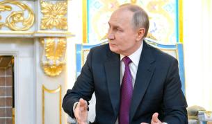<p>Путин: Русия създаде уникални оръжия с колосална основа за бъдещето</p>