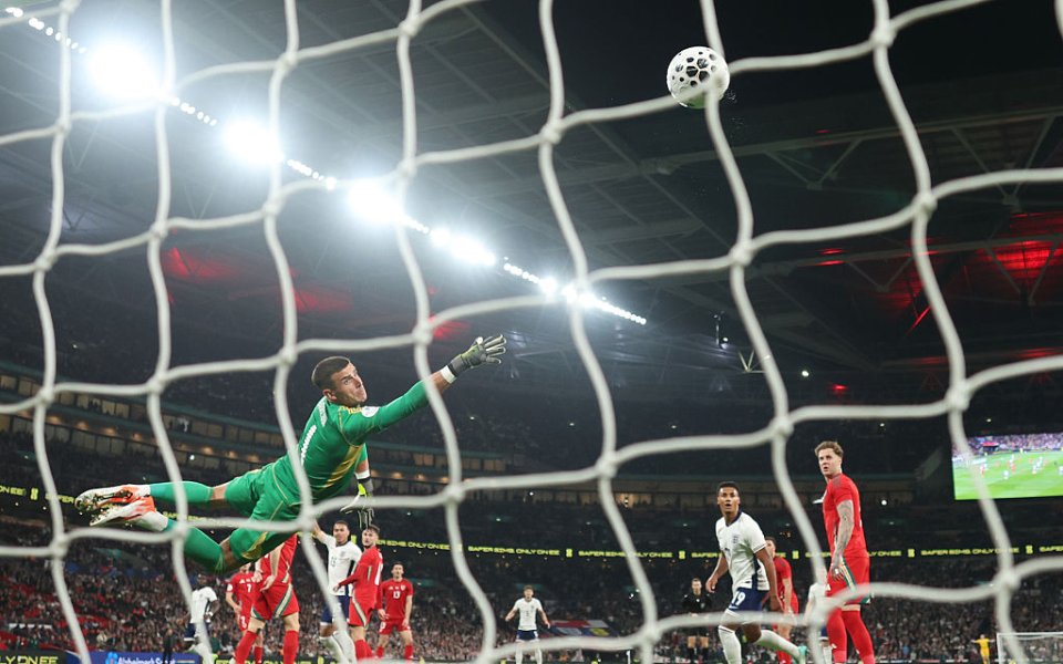 Англия наказа Уелс само за 20 минути