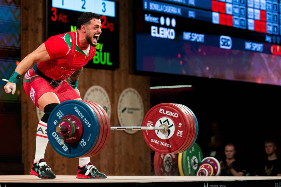 Карлос Насар е световен шампион за трети път в кариерата1