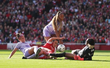 Стряскащи сцени на мача на Арсенал в Лондон