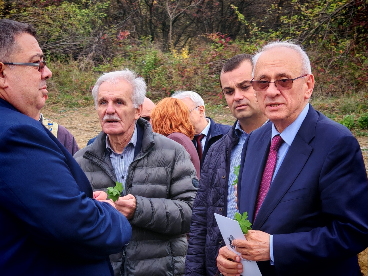 <p>Министърът на здравеопазването Силви Кирилов откри новопостроената хеликоптерна площадка. Съоръжението е изградено в двора на Многопрофилната болница за активно лечение (МБАЛ) &bdquo;Д-р Тота Венкова&ldquo;.</p>