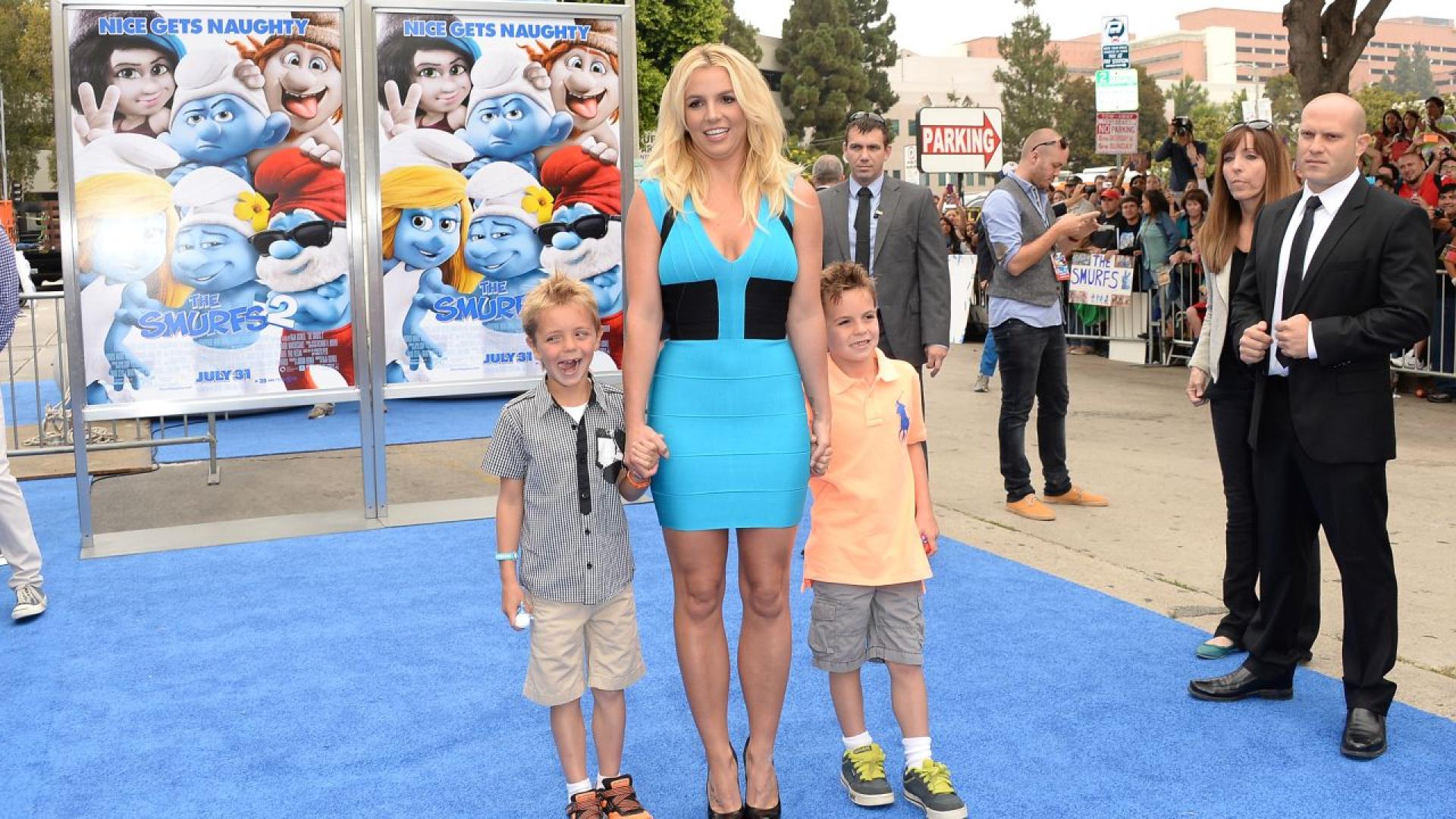 Синовете на Бритни Спиърс твърдят че поп звездата ги е