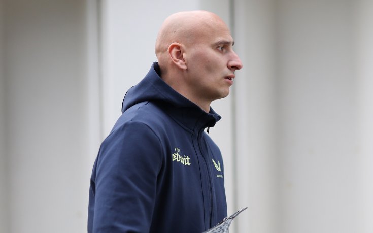 Бивш халф на Ливърпул и Нюкасъл взима 2000 паунда на месец в ОАЕ, не иска да се връща в Англия