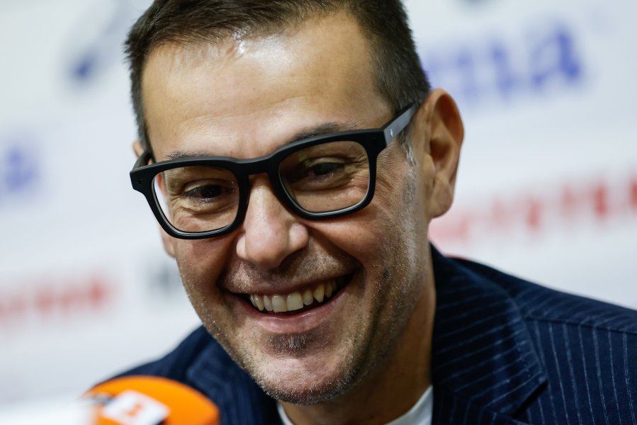 Награждаване на волейболните ни национали за септември1