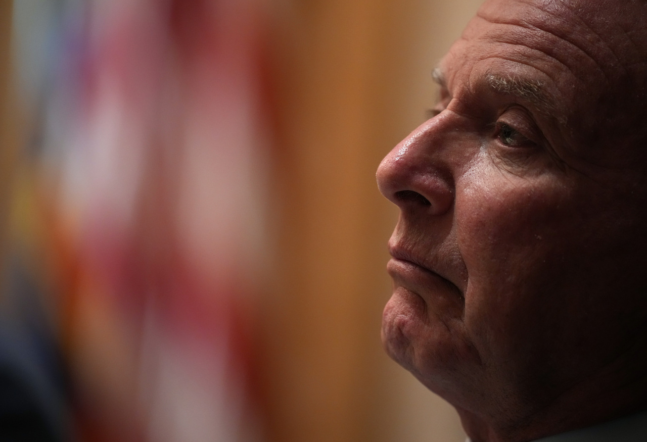 <p>Украинският президент Володимир Зеленски разговаря с американския президент Доналд Тръмп в Белия дом.</p>