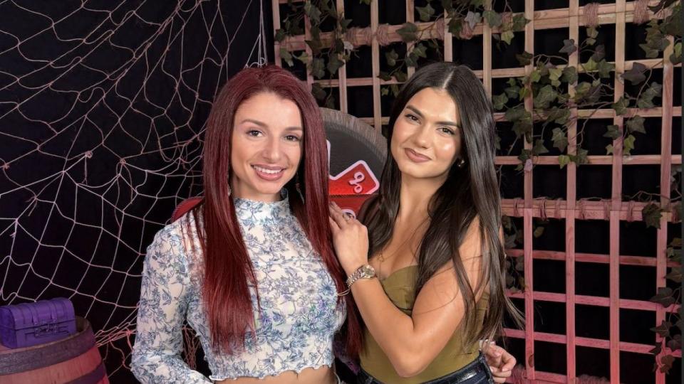 Две различни участнички, две противоположности - са новите гости в