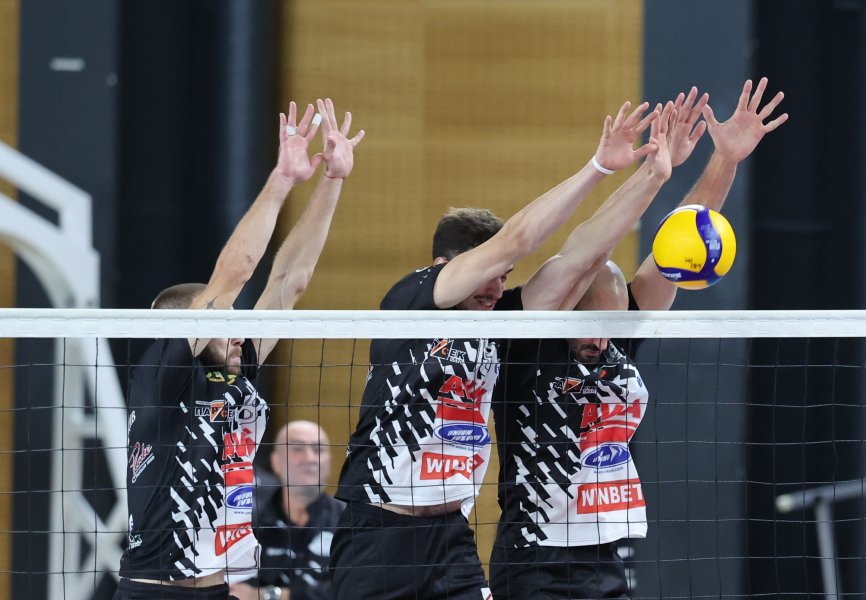 Матей Казийски и Локомотив Авиа Нефтохимик1