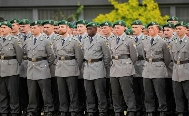 Проучване: Повечето германците са против задължителната военна служба на лотариен принцип