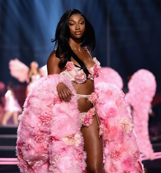 Ейнджъл Рийс1