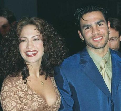 Миналото на Дженифър Лопес отново привлече вниманието на медиите след