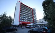 15-годишният, задържан за намушкване на връстник в мол, не е останал в 