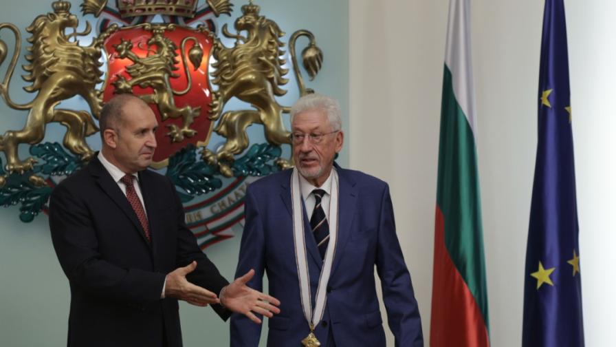 Президентът Радев връчи орден 