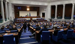 НС отхвърли предложението за удвояване на обезщетението за майчинство