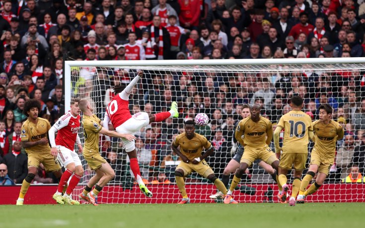 В СНИМКИ: Трудната, но ценна победа на Арсенал срещу Кристъл Палас