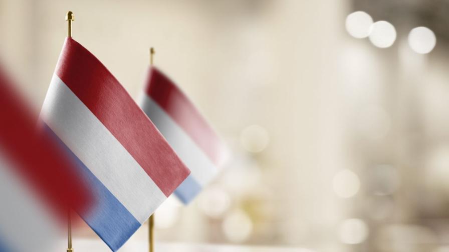 <p>Политическа буря разтърси Нидерландия преди изборите</p>