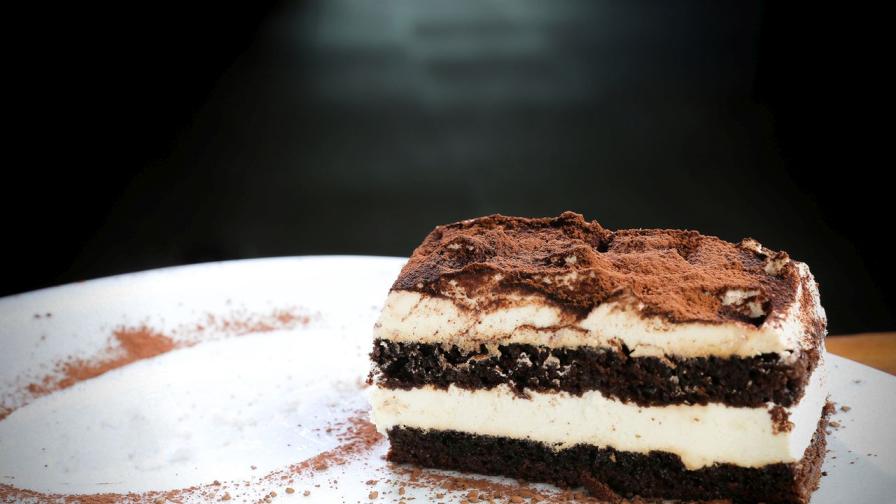Всяка хапка е удоволствие! Лесна рецепта за брауни с тирамису