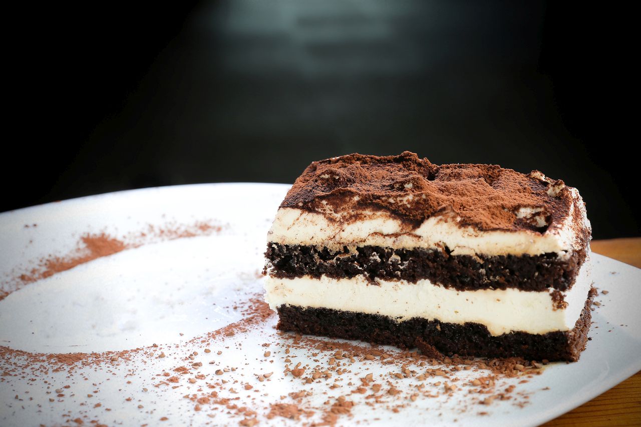 Всяка хапка е удоволствие! Лесна рецепта за брауни с тирамису