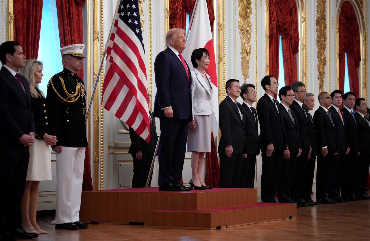 <p>Американският президент Доналд Тръмп се срещна в Токио с японската премиерка Санае Такаичи.</p>