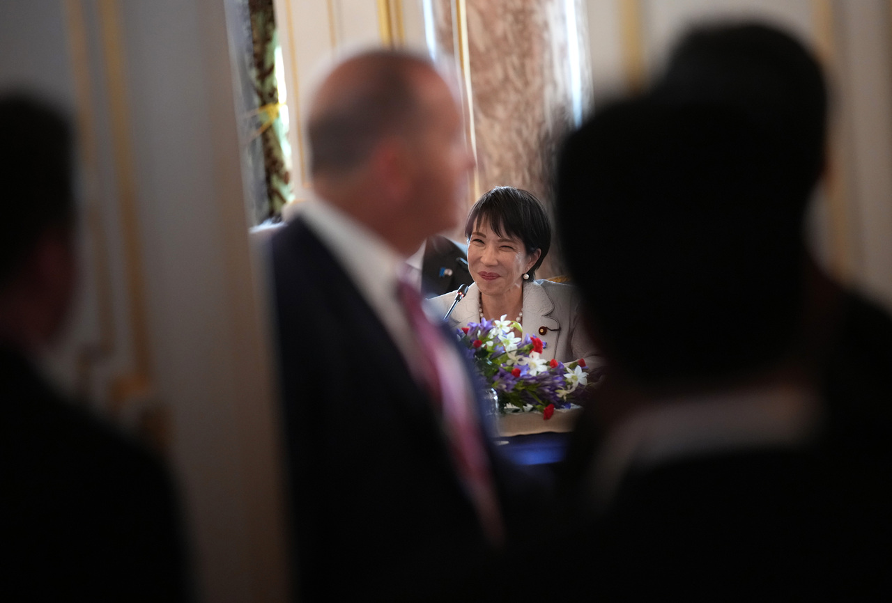 <p>Американският президент Доналд Тръмп се срещна в Токио с японската премиерка Санае Такаичи.</p>