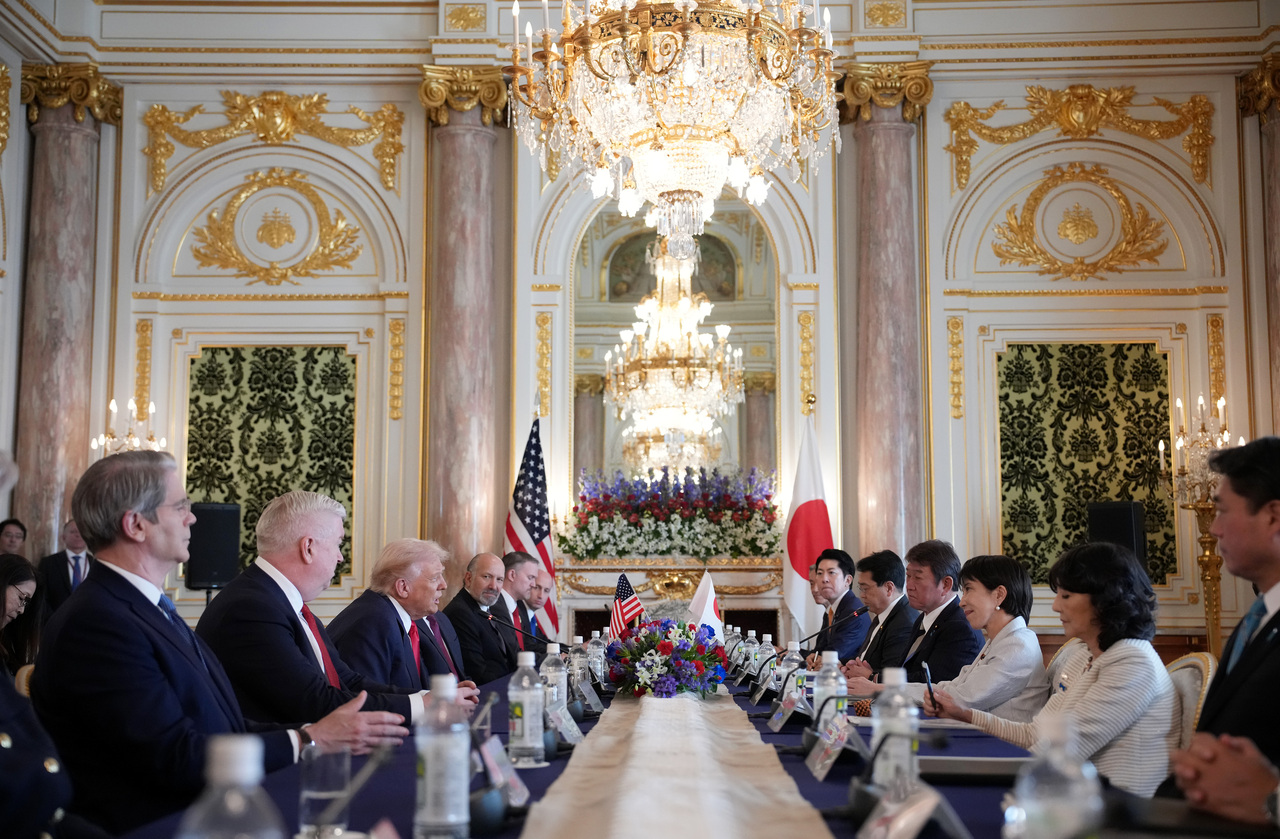 <p>Американският президент Доналд Тръмп се срещна в Токио с японската премиерка Санае Такаичи.</p>